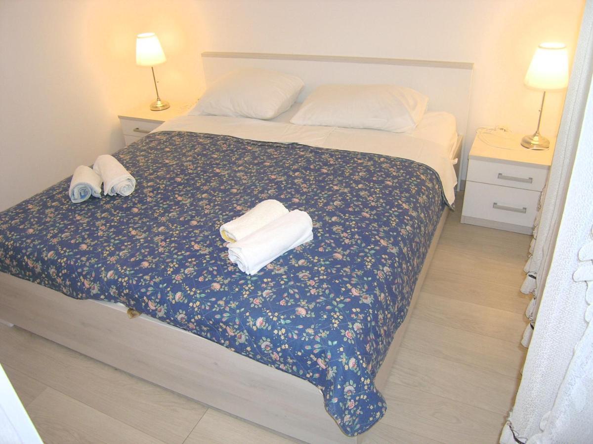 Apartments Sokolovic Krk Town Eksteriør billede