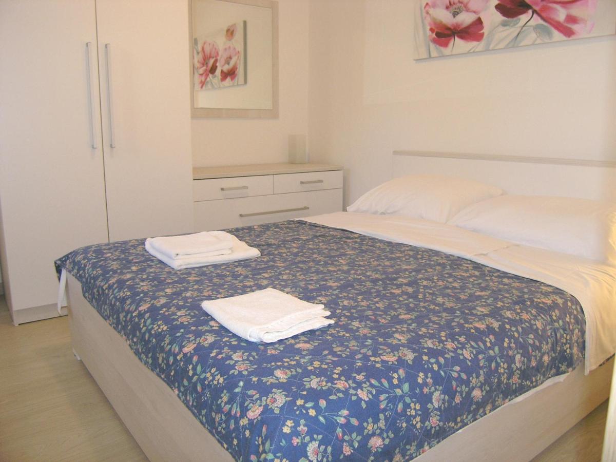 Apartments Sokolovic Krk Town Eksteriør billede