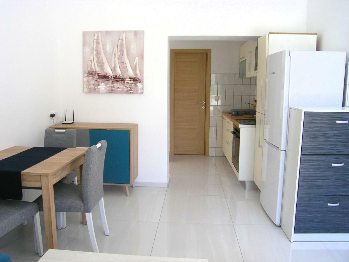 Apartments Sokolovic Krk Town Eksteriør billede